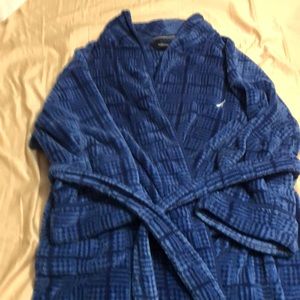 Heavy plush bath robe